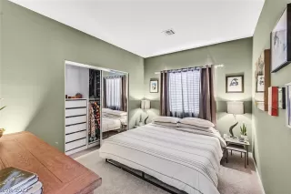 Photo #5: 2430158 Listing 