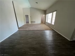 Photo #2: 2430169 Listing 