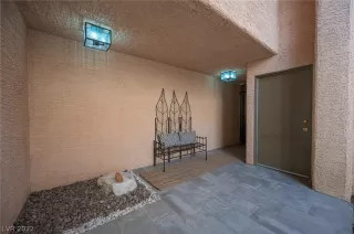 Photo #4: 2430175 Listing 