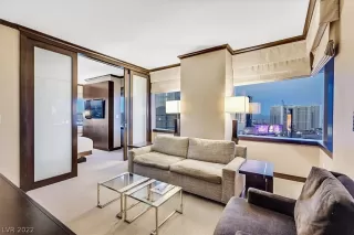 Photo #3: 2430189 Listing