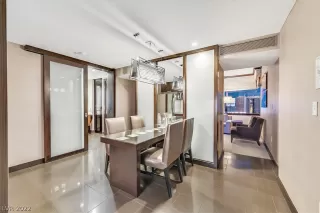 Photo #5: 2430189 Listing