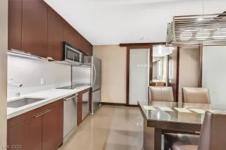 Photo #6: 2430189 Listing