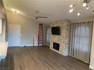 Photo #3: 2430196 Listing 