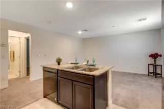 Photo #3: 2430199 Listing 