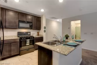 Photo #4: 2430199 Listing 