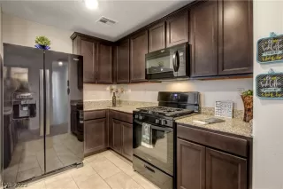 Photo #5: 2430199 Listing 