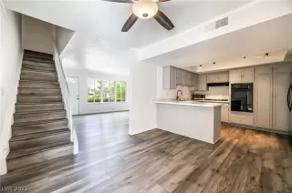 Photo #2: 2430202 Listing