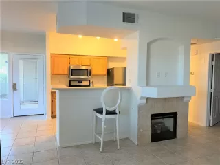 Photo #5: 2430233 Listing 