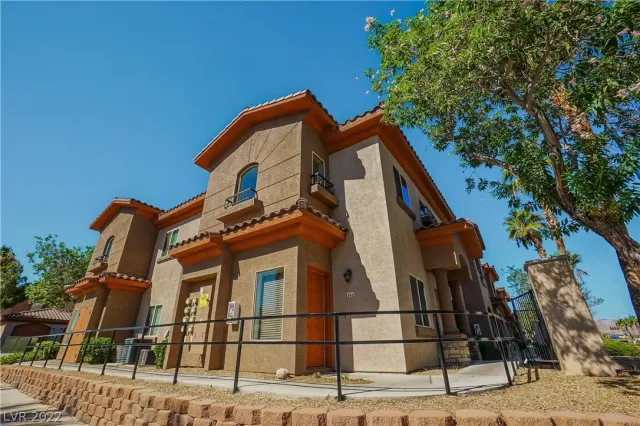 MLS: 2430296 Condo For Sale