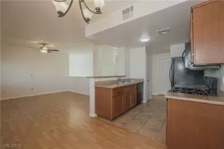 Photo #4: 2430296 Listing 