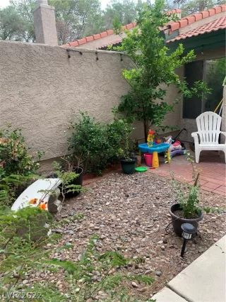 Photo #1: 2430324 Listing 