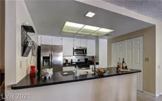 Photo #3: 2430324 Listing 