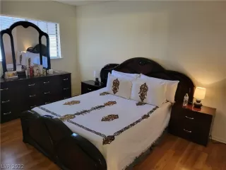 Photo #4: 2430330 Listing