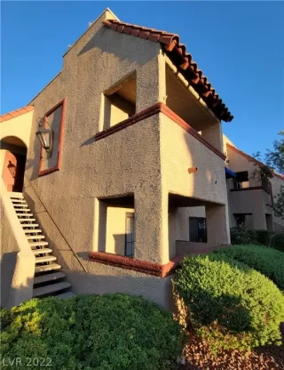 Photo #6: 2430330 Listing