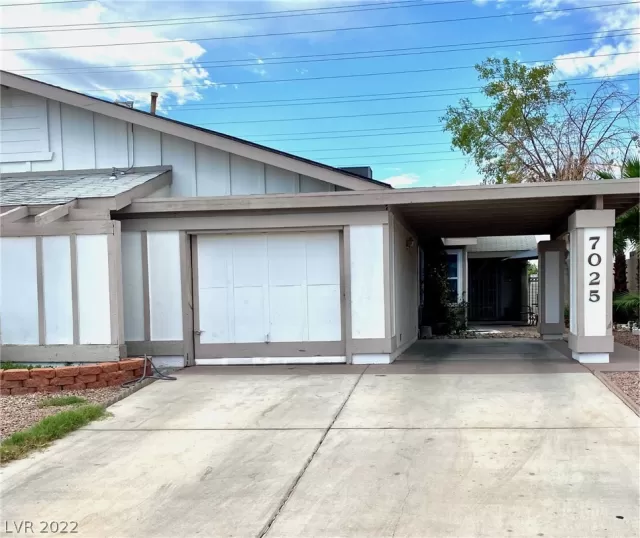 MLS: 2430332 Condo For Sale