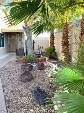 Photo #1: 2430332 Listing 