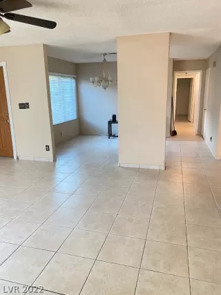 Photo #5: 2430332 Listing 