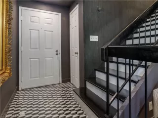 Photo #1: 2430348 Listing