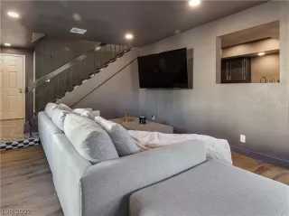 Photo #2: 2430348 Listing