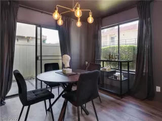 Photo #3: 2430348 Listing