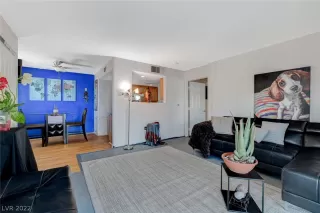 Photo #3: 2430371 Listing