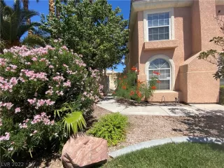 Photo #3: 2430391 Listing 