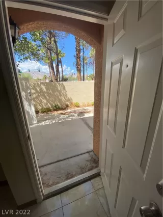 Photo #5: 2430391 Listing 