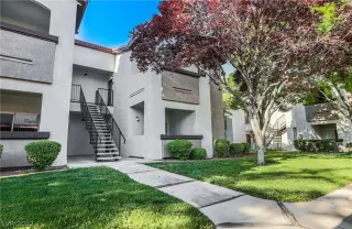 Photo #1: 2430392 Listing 