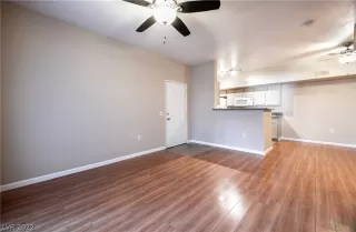 Photo #3: 2430392 Listing 