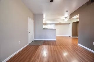 Photo #4: 2430392 Listing 