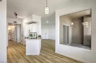 Photo #1: 2430396 Listing