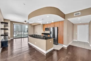 Photo #1: 2430404 Listing 