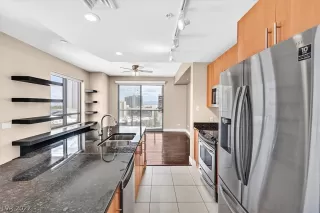 Photo #4: 2430404 Listing 