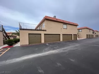 Photo #4: 2430432 Listing