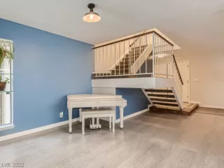 Photo #2: 2430448 Listing