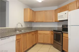 Photo #3: 2430465 Listing 