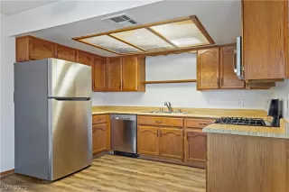 Photo #4: 2430481 Listing 