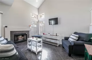 Photo #3: 2430493 Listing