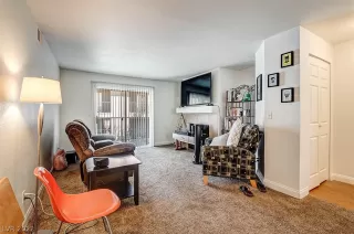 Photo #4: 2430509 Listing 