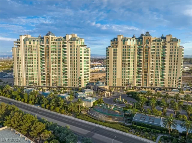 MLS: 2430526 Condo For Sale