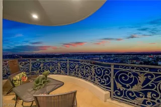 Photo #1: 2430526 Listing