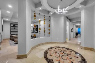 Photo #2: 2430526 Listing