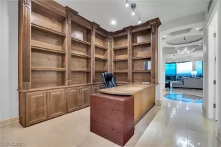 Photo #4: 2430526 Listing