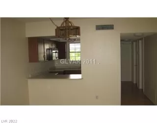 Photo #5: 2430534 Listing 