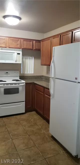 Photo #3: 2430552 Listing 