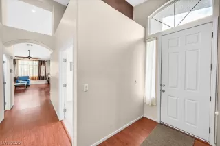 Photo #2: 2430571 Listing