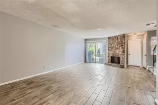 Photo #3: 2430634 Listing