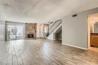 Photo #4: 2430634 Listing