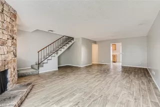 Photo #5: 2430634 Listing
