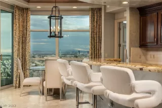 Photo #4: 2430666 Listing